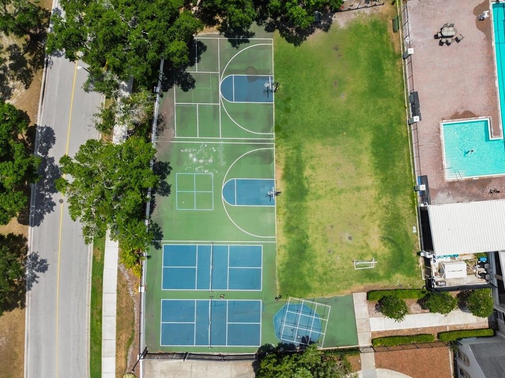 5632 Terrain De Golf Dr, Lutz FL  33558-2863 exterior