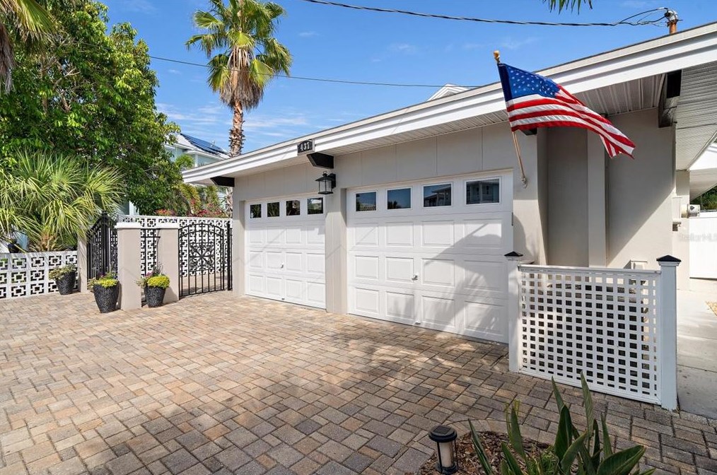 437 18 Ave, Belleair Beach FL  33785-2921 exterior