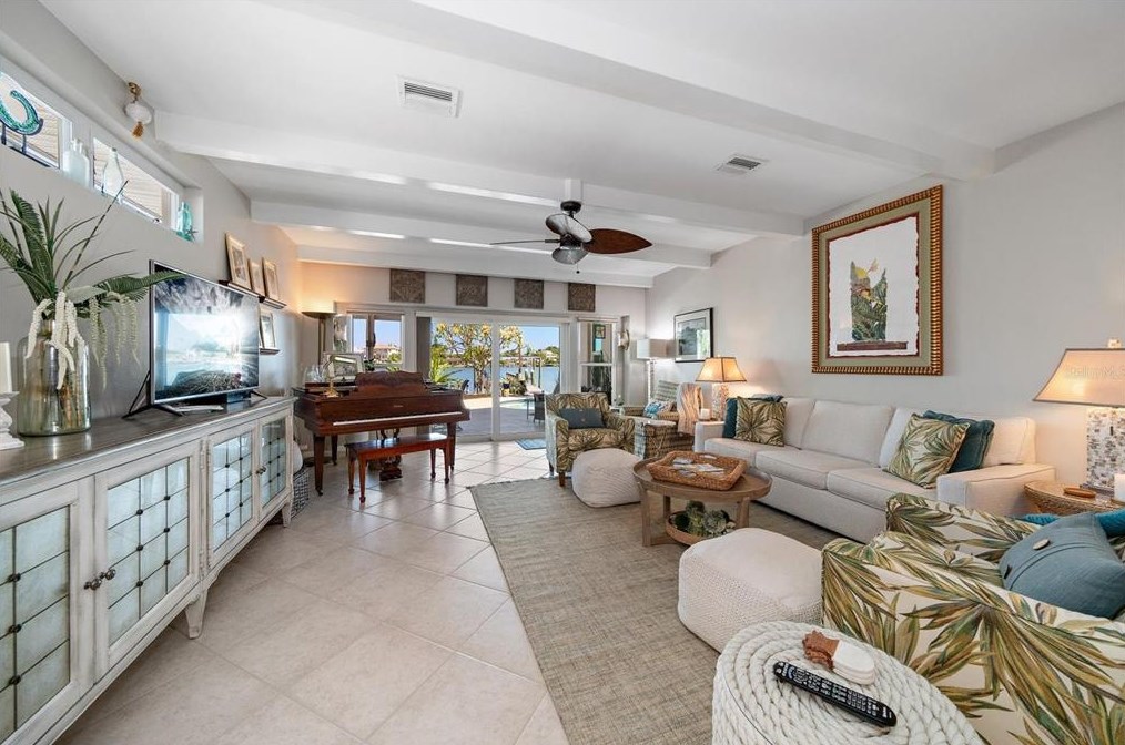 437 18 Ave, Belleair Beach FL  33785-2921 exterior