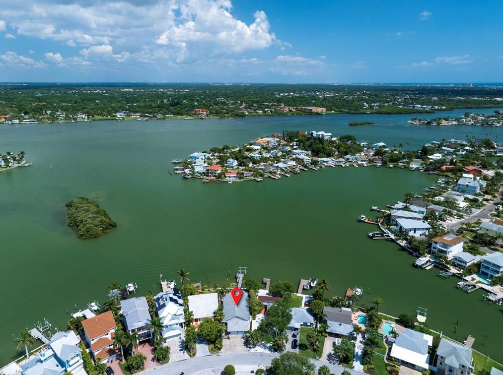 437 18 Ave, Belleair Beach FL  33785-2921 exterior