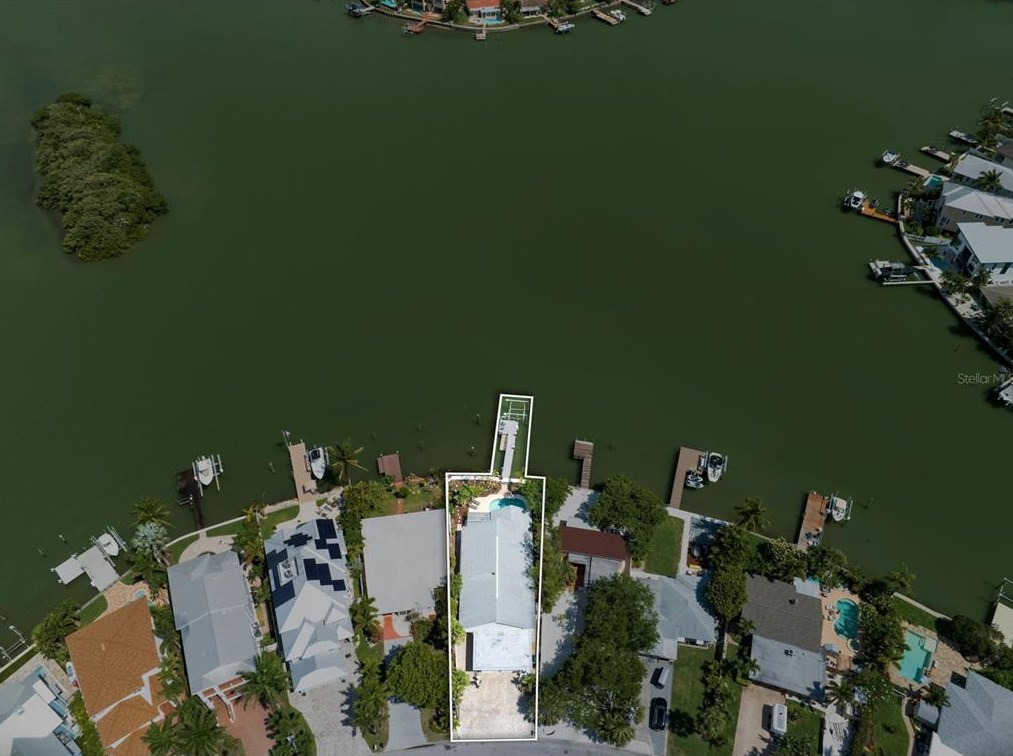 437 18 Ave, Belleair Beach FL  33785-2921 exterior