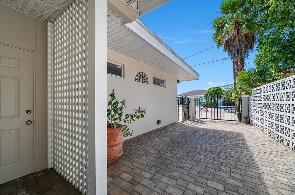 437 18 Ave, Belleair Beach FL  33785-2921 exterior