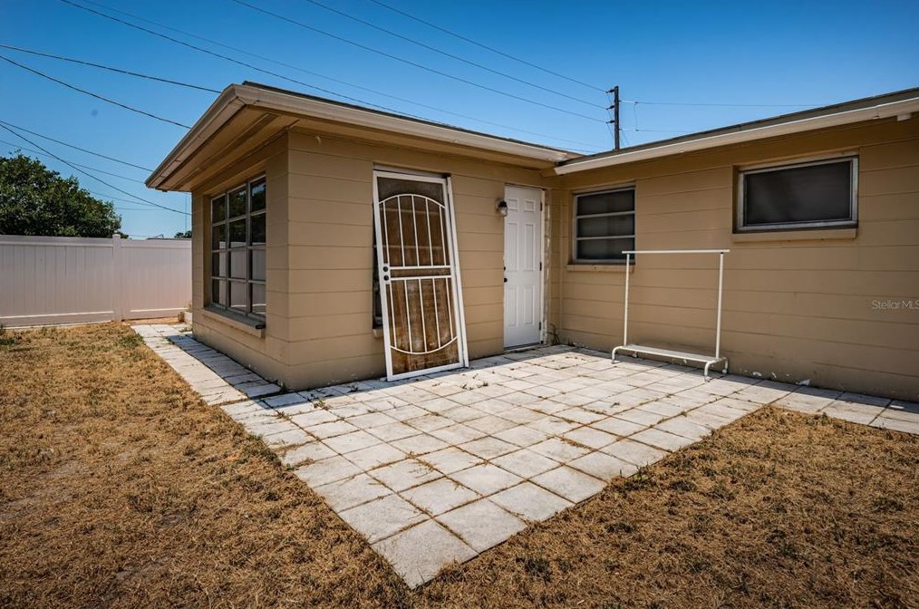 4846 Gaslight Ave, Tarpon Springs FL  exterior