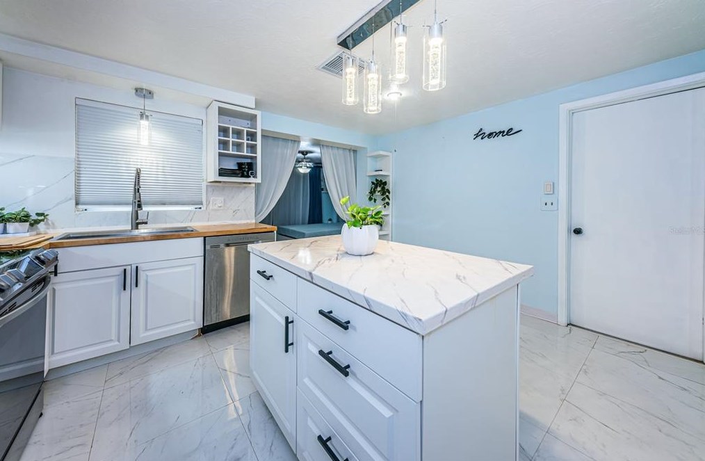 4846 Gaslight Ave, Tarpon Springs FL  exterior