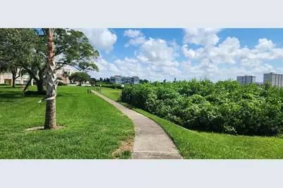 6219 Palma Del Mar Boulevard S #206, Saint Petersburg, FL 33715 - Photo 13