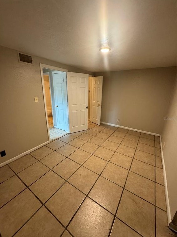 9814 11 St, Tampa FL 33612-5843 exterior