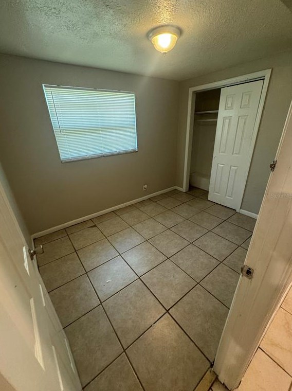 9814 11 St, Tampa FL 33612-5843 exterior