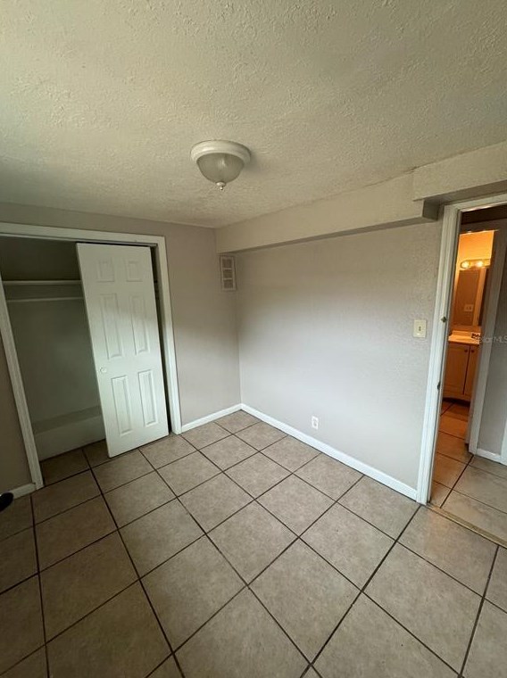 9814 11 St, Tampa FL 33612-5843 exterior