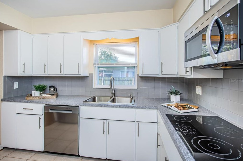 6650 31 Ter Ct, Saint Petersburg FL  exterior