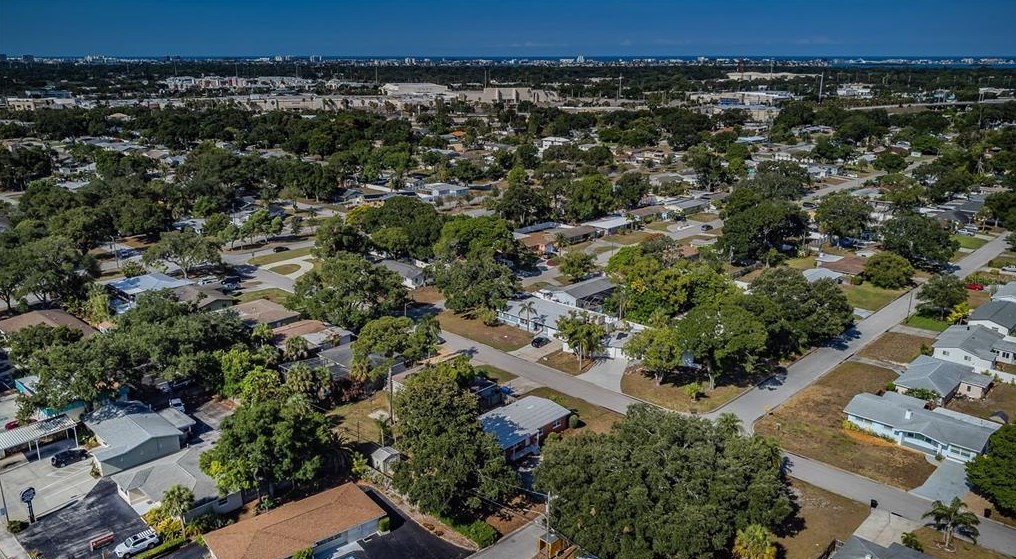 6650 31 Ter Ct, Saint Petersburg FL  exterior