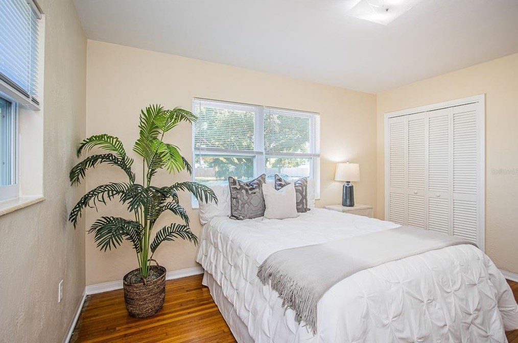 6650 31 Ter Ct, Saint Petersburg FL  exterior