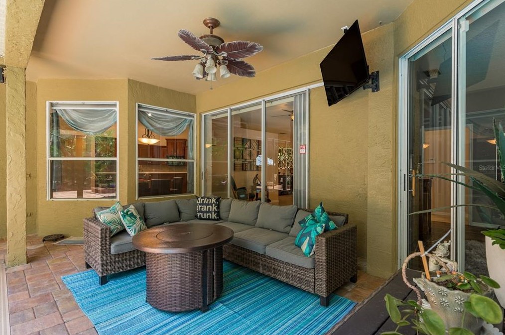 5099 Cross Pointe Dr, Oldsmar FL 34677-5214 exterior