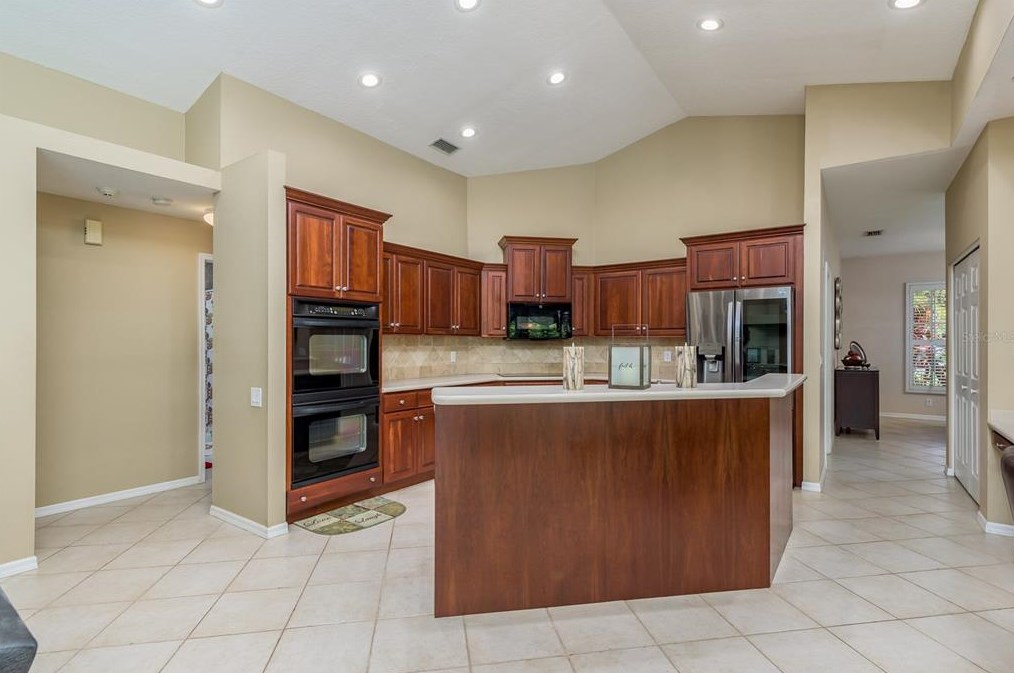 5099 Cross Pointe Dr, Oldsmar FL 34677-5214 exterior