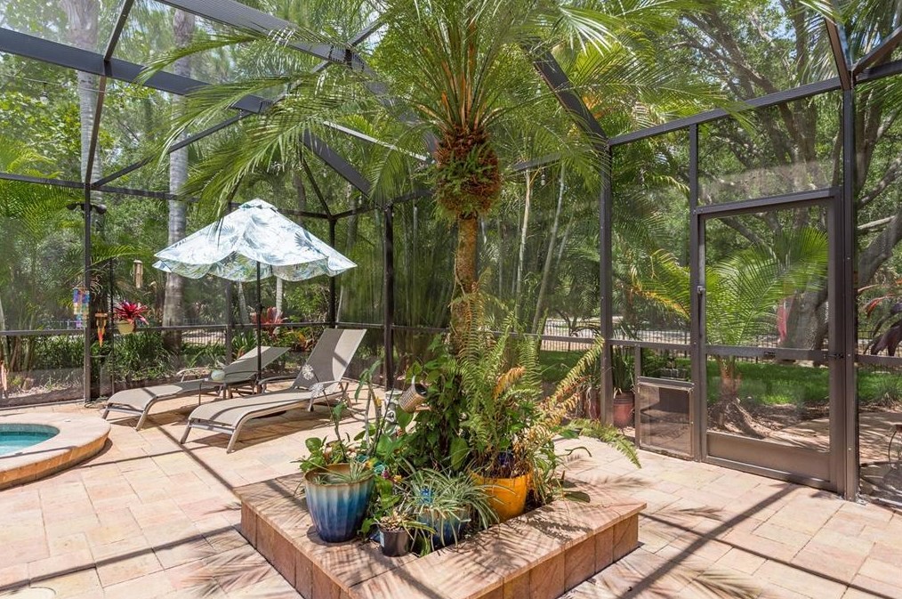 5099 Cross Pointe Dr, Oldsmar FL 34677-5214 exterior