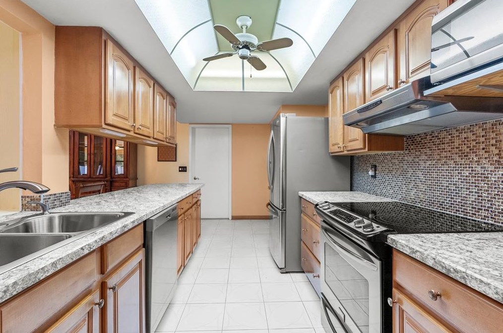 4602 Sandpointe Dr, New Port Richey FL  34655-1455 exterior