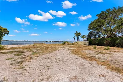 7940 Garden Drive N, Saint Petersburg, FL 33710 - Photo 15