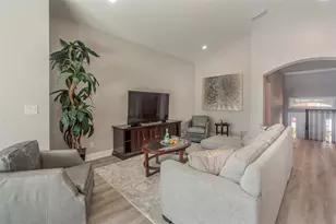 17B Franklin Ct S, Saint Petersburg, FL 33711 - Photo 5
