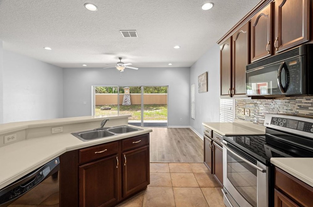 9332 Beaufort Ct, New Port Richey FL  34654-4422 exterior