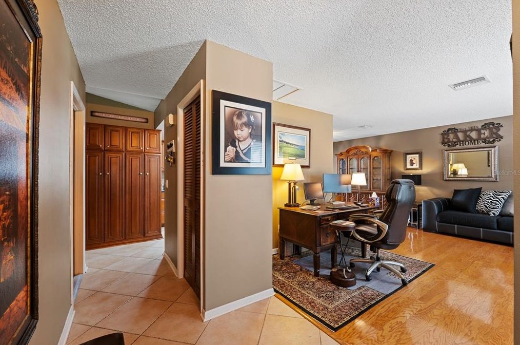 125 Cherry Laurel Dr, Palm Harbor FL  34683-4818 exterior
