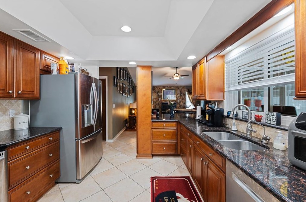 125 Cherry Laurel Dr, Palm Harbor FL  34683-4818 exterior