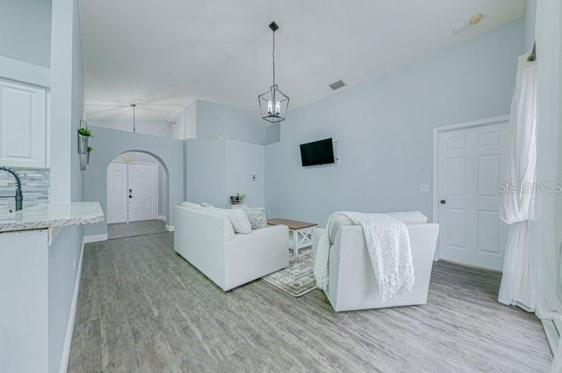 8665 Wellington Loop, Kissimmee FL  34747-1626 exterior