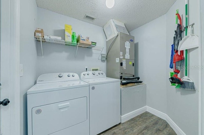 8665 Wellington Loop, Kissimmee FL  34747-1626 exterior