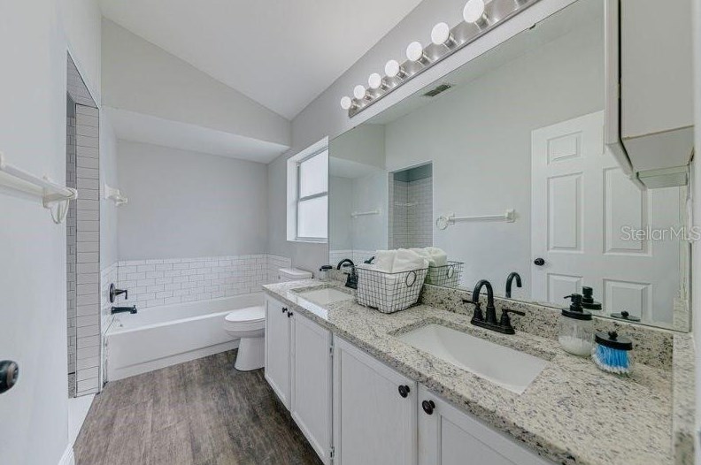 8665 Wellington Loop, Kissimmee FL  34747-1626 exterior