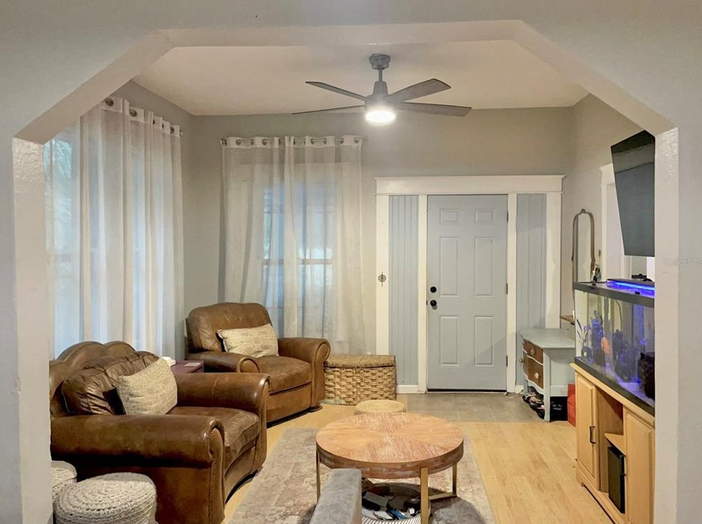 2808 Mitchell Ave, Tampa FL exterior