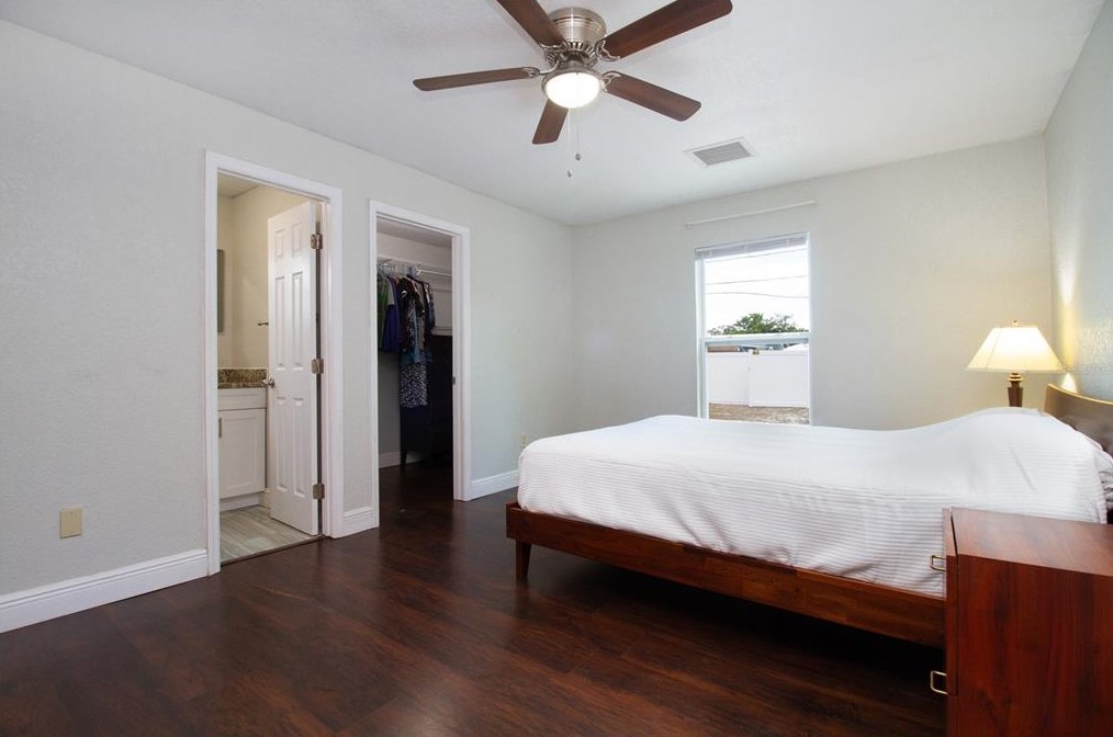 4748 22nd Ave, Saint Petersburg FL  33711-2926 exterior