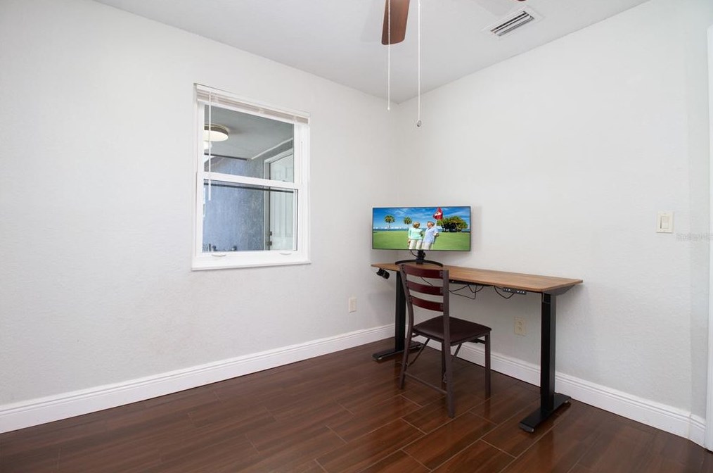 4748 22nd Ave, Saint Petersburg FL  33711-2926 exterior