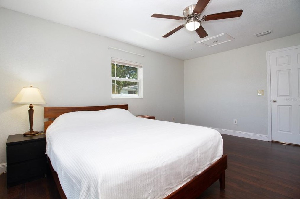 4748 22nd Ave, Saint Petersburg FL  33711-2926 exterior