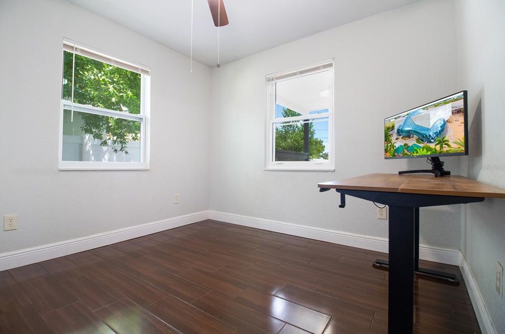 4748 22nd Ave, Saint Petersburg FL  33711-2926 exterior