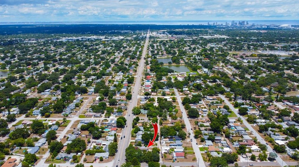 4748 22nd Ave, Saint Petersburg FL  33711-2926 exterior