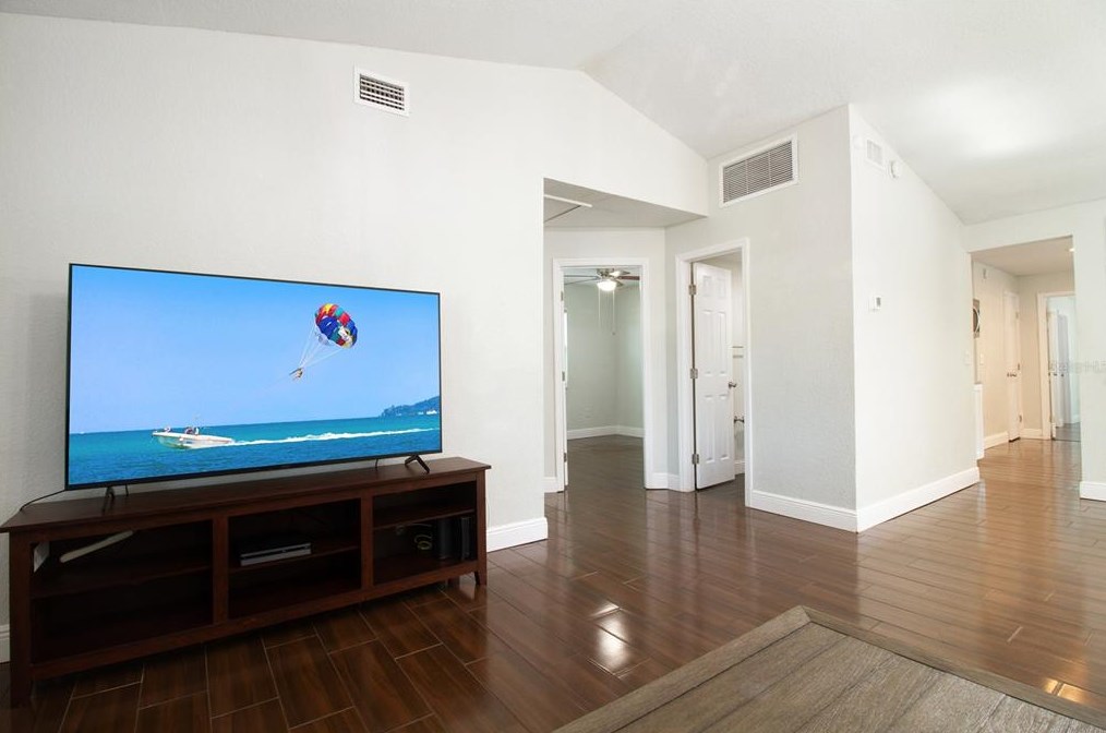 4748 22nd Ave, Saint Petersburg FL  33711-2926 exterior