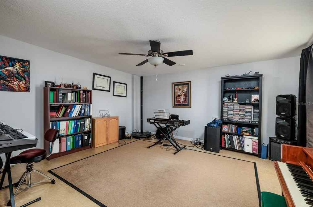 2482 67th Ave, Saint Petersburg FL  33712-5613 exterior