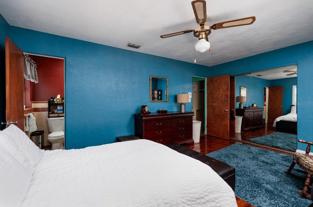 2482 67th Ave, Saint Petersburg FL  33712-5613 exterior