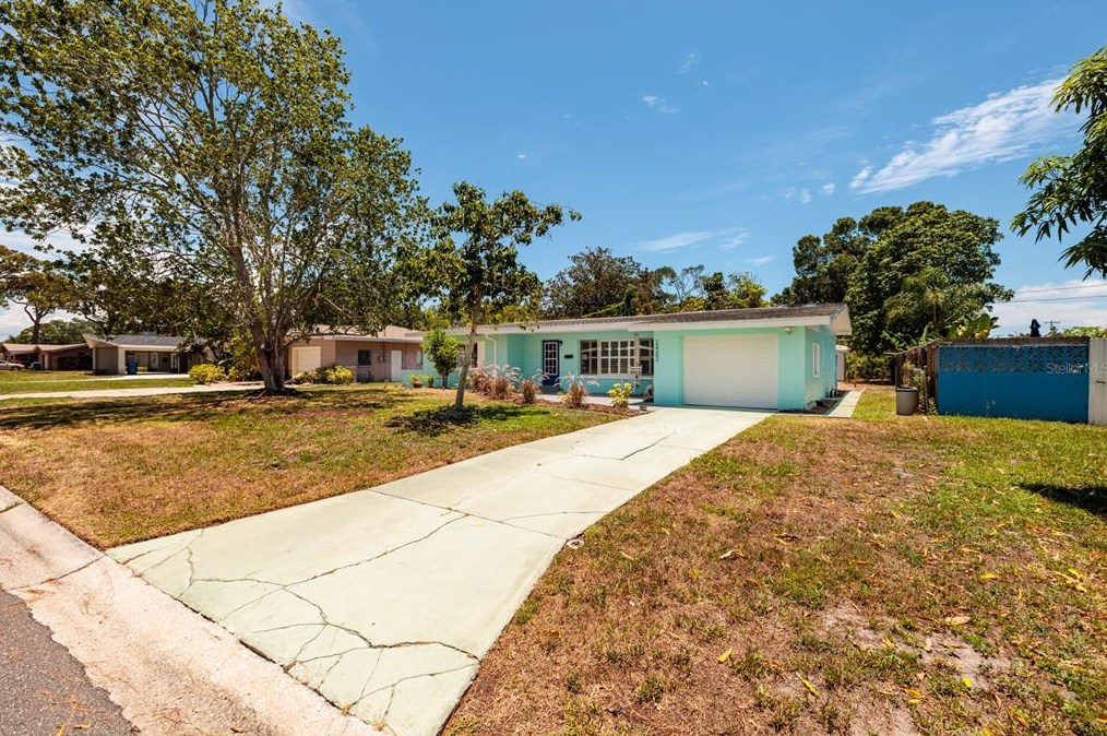 2482 67th Ave, Saint Petersburg FL  33712-5613 exterior