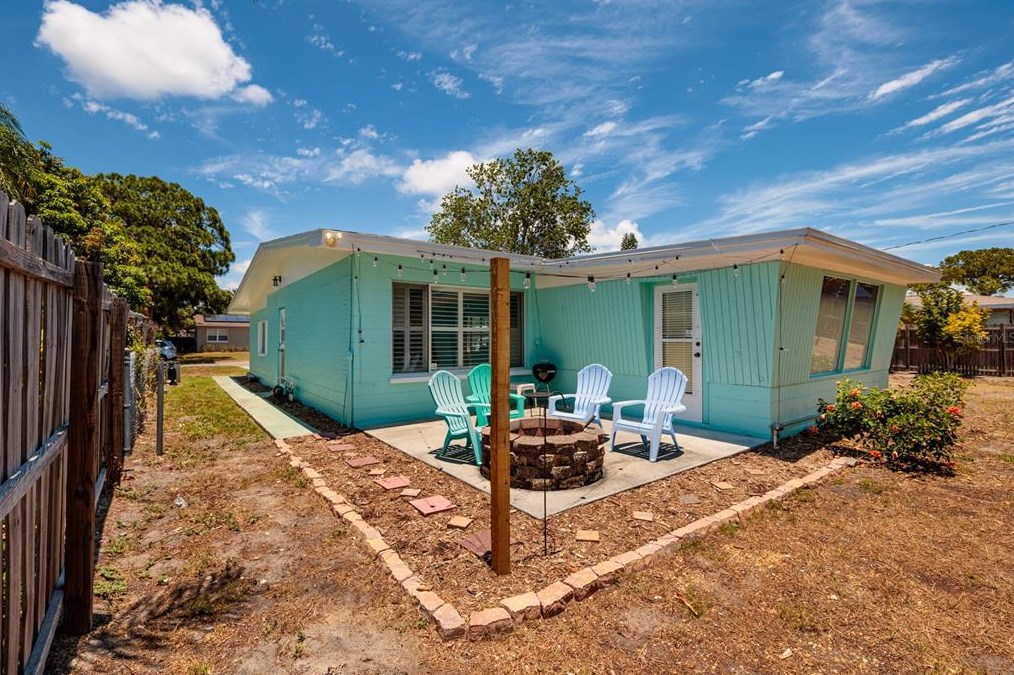 2482 67th Ave, Saint Petersburg FL  33712-5613 exterior