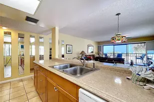 7532 Bayshore Dr, Treasure Island, FL 33706 - Photo 11