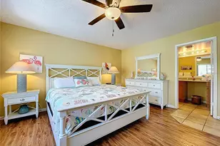 7532 Bayshore Dr, Treasure Island, FL 33706 - Photo 35