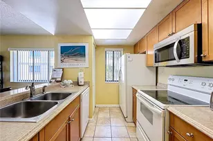 7532 Bayshore Dr, Treasure Island, FL 33706 - Photo 9