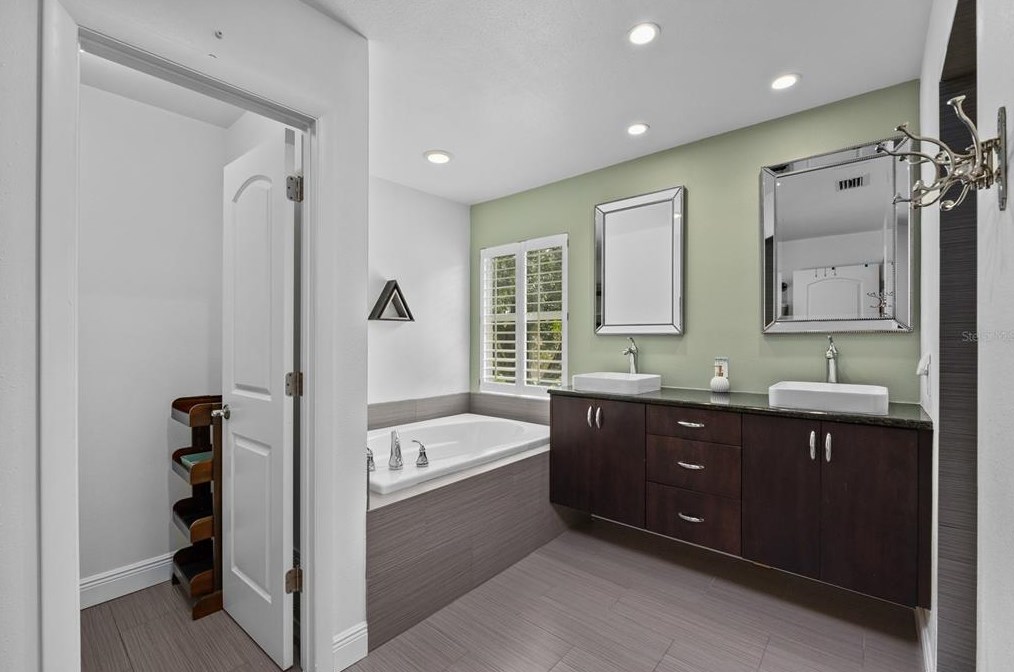 15652 Eastbourn Dr, Odessa FL  33556-2851 exterior