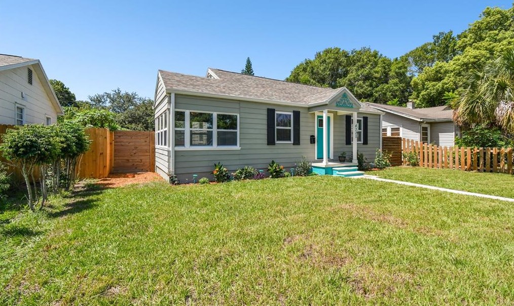 4320 3 Ave, Saint Petersburg FL  33711-1129 exterior