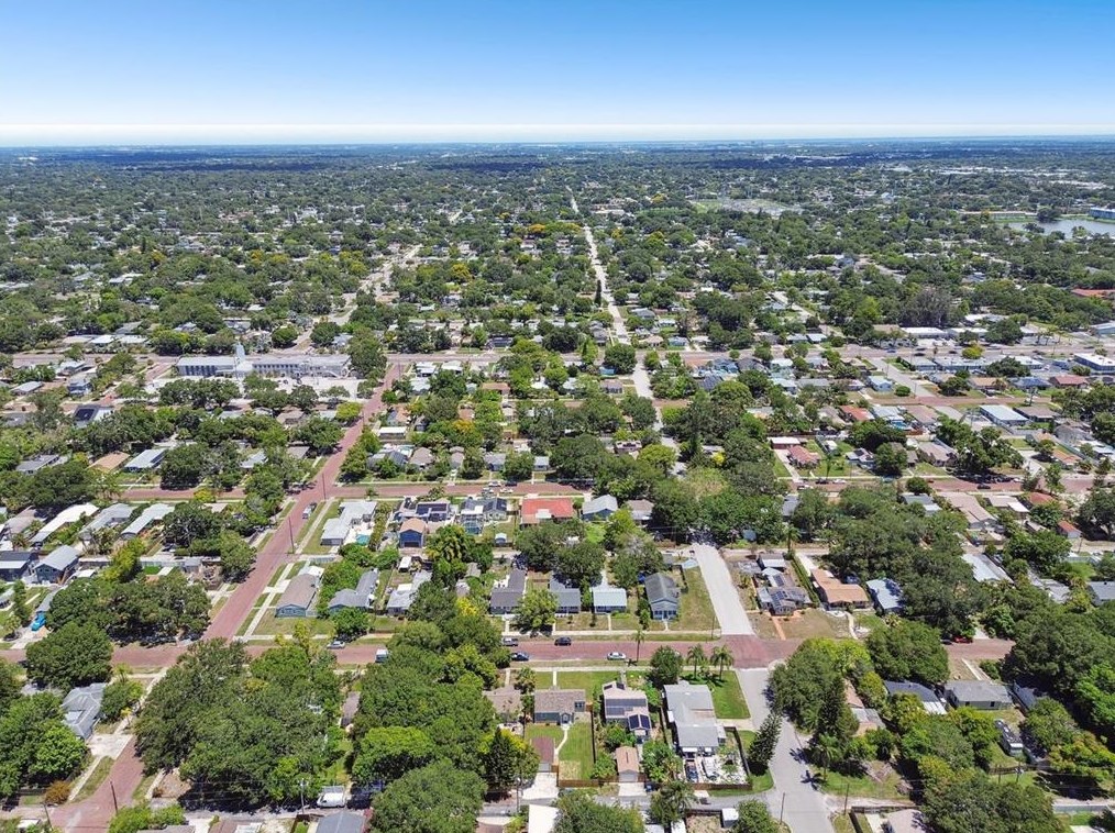 4320 3 Ave, Saint Petersburg FL  33711-1129 exterior