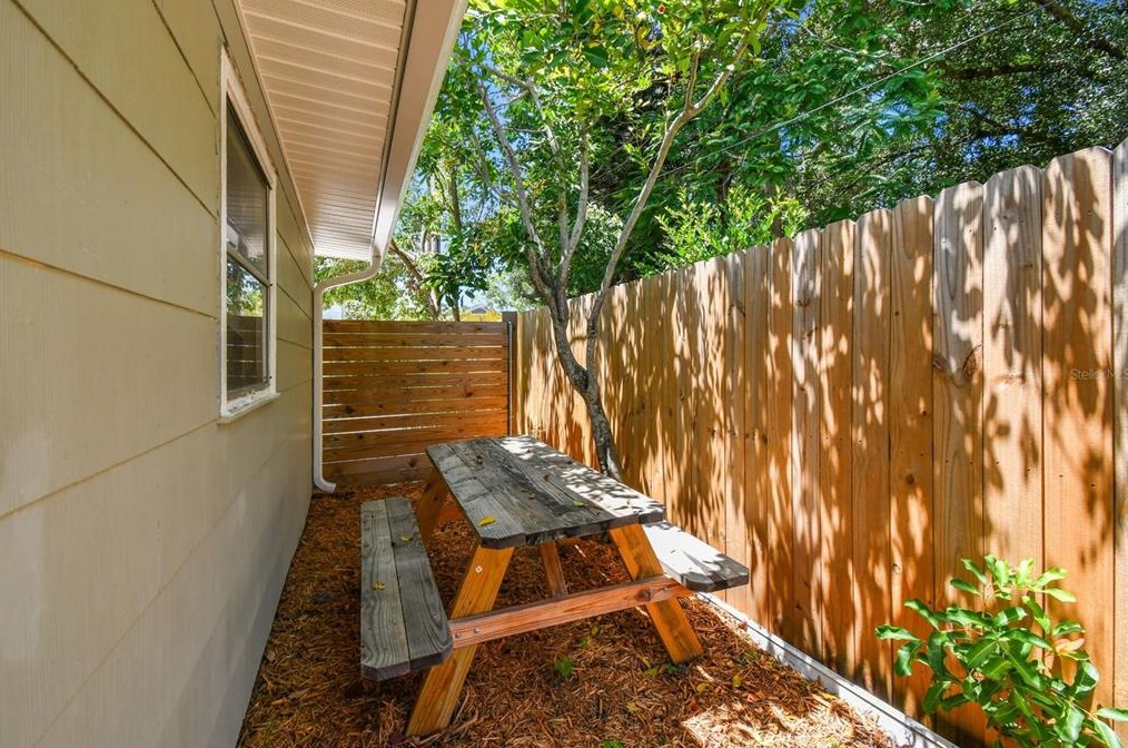 4320 3 Ave, Saint Petersburg FL  33711-1129 exterior
