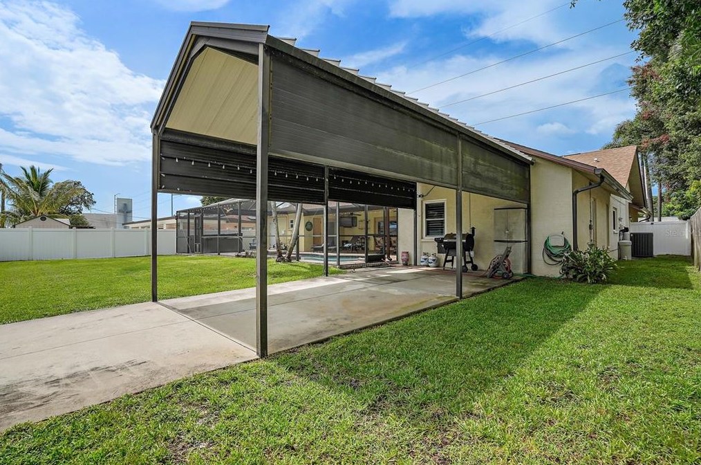 3726 17th Ave, Saint Petersburg FL  33711-2502 exterior