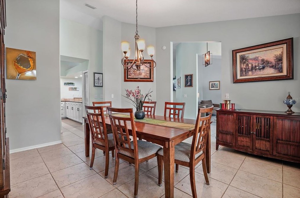 3726 17th Ave, Saint Petersburg FL  33711-2502 exterior