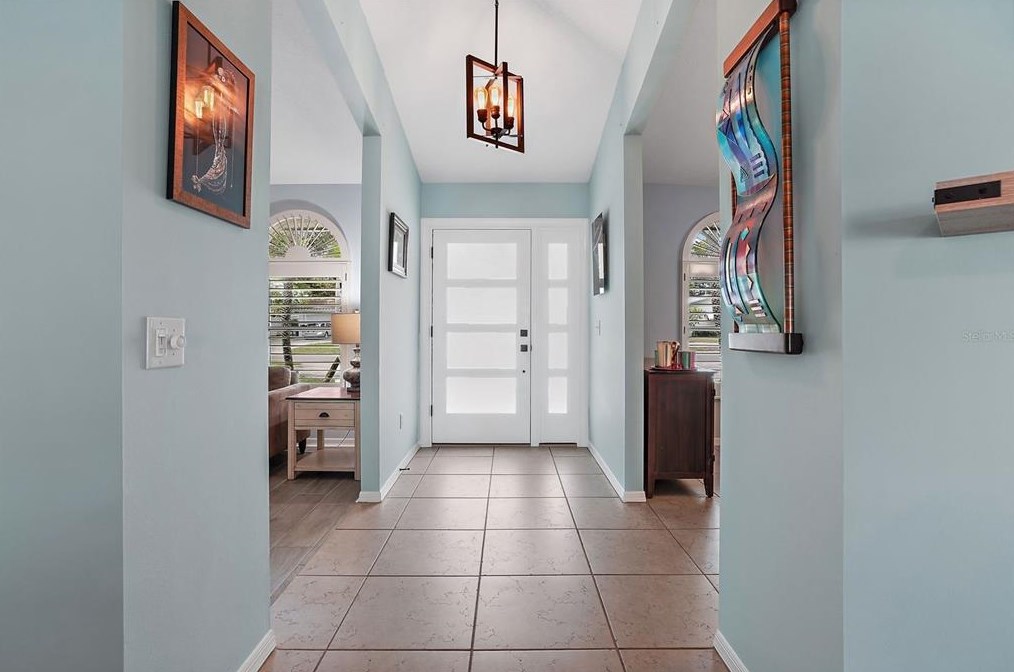 3726 17th Ave, Saint Petersburg FL  33711-2502 exterior