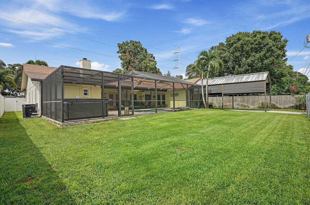 3726 17th Ave, Saint Petersburg FL  33711-2502 exterior