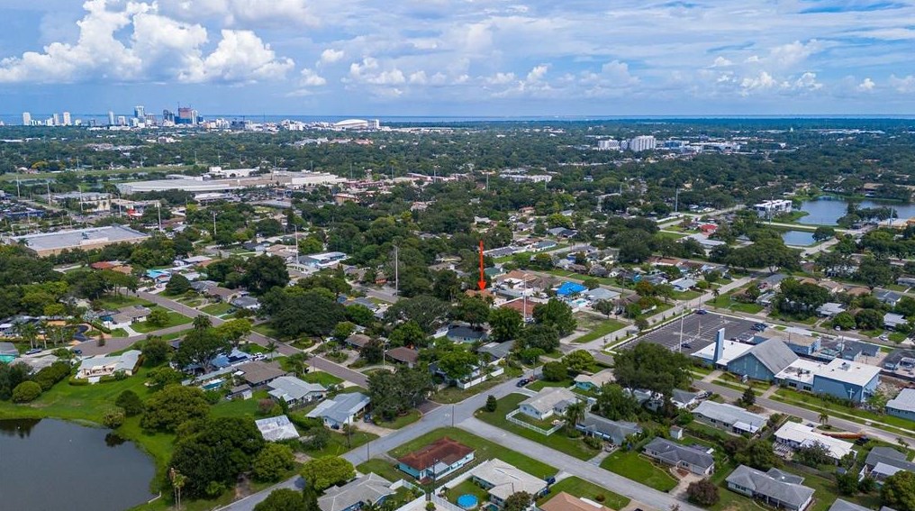 3726 17th Ave, Saint Petersburg FL  33711-2502 exterior